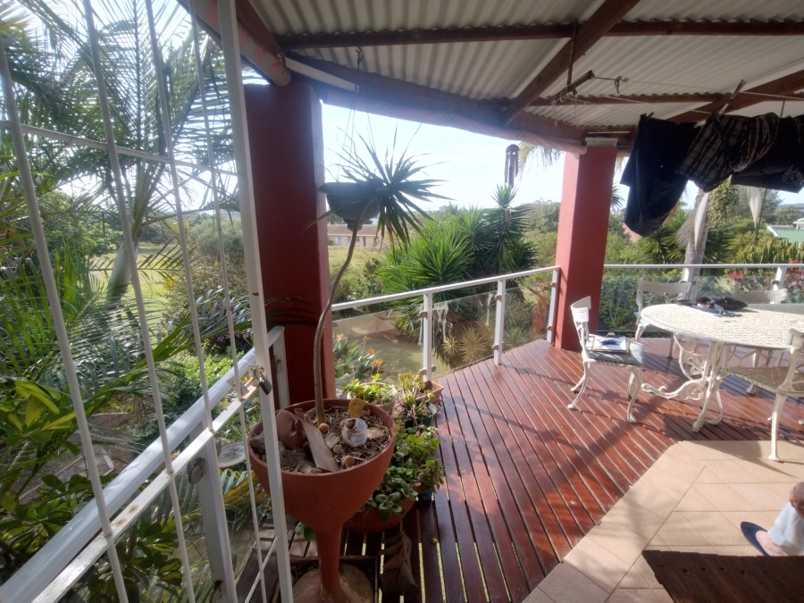 4 Bedroom Property for Sale in Wavecrest Eastern Cape
